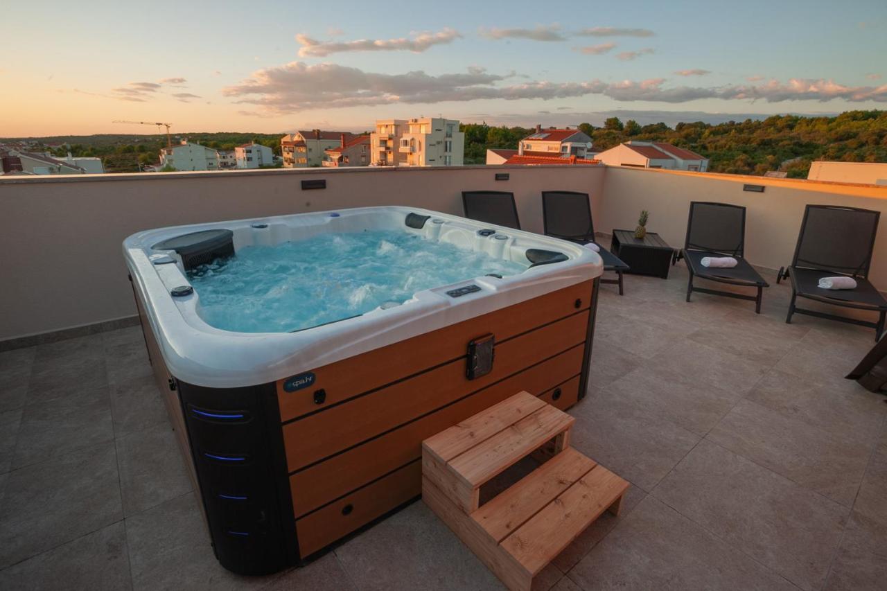 Apartments Luana With Private Jacuzzi Zadar Extérieur photo