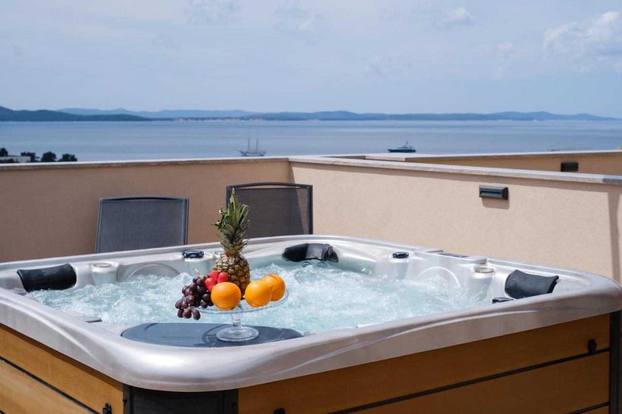 Apartments Luana With Private Jacuzzi Zadar Extérieur photo
