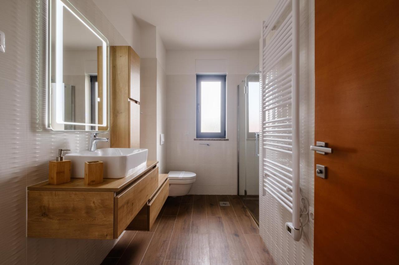 Apartments Luana With Private Jacuzzi Zadar Extérieur photo