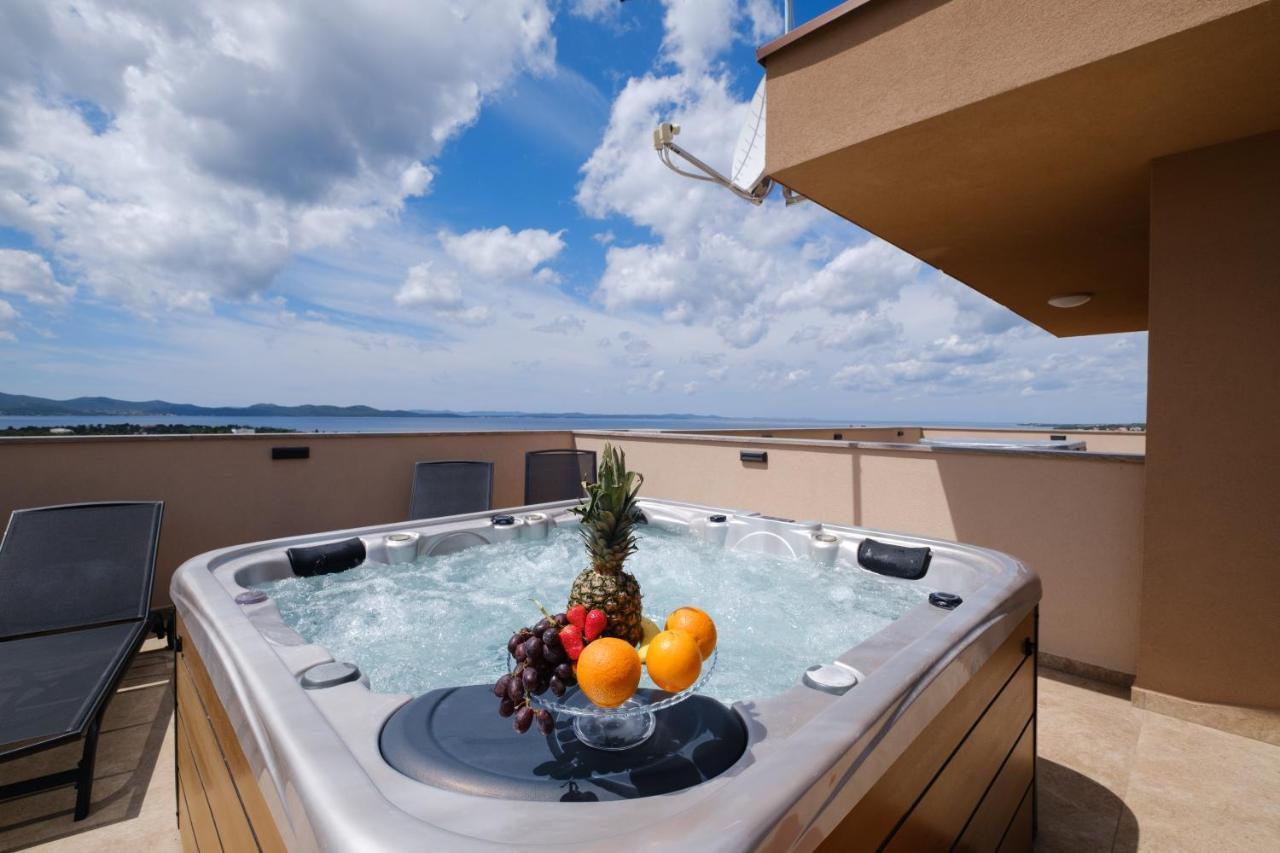 Apartments Luana With Private Jacuzzi Zadar Extérieur photo
