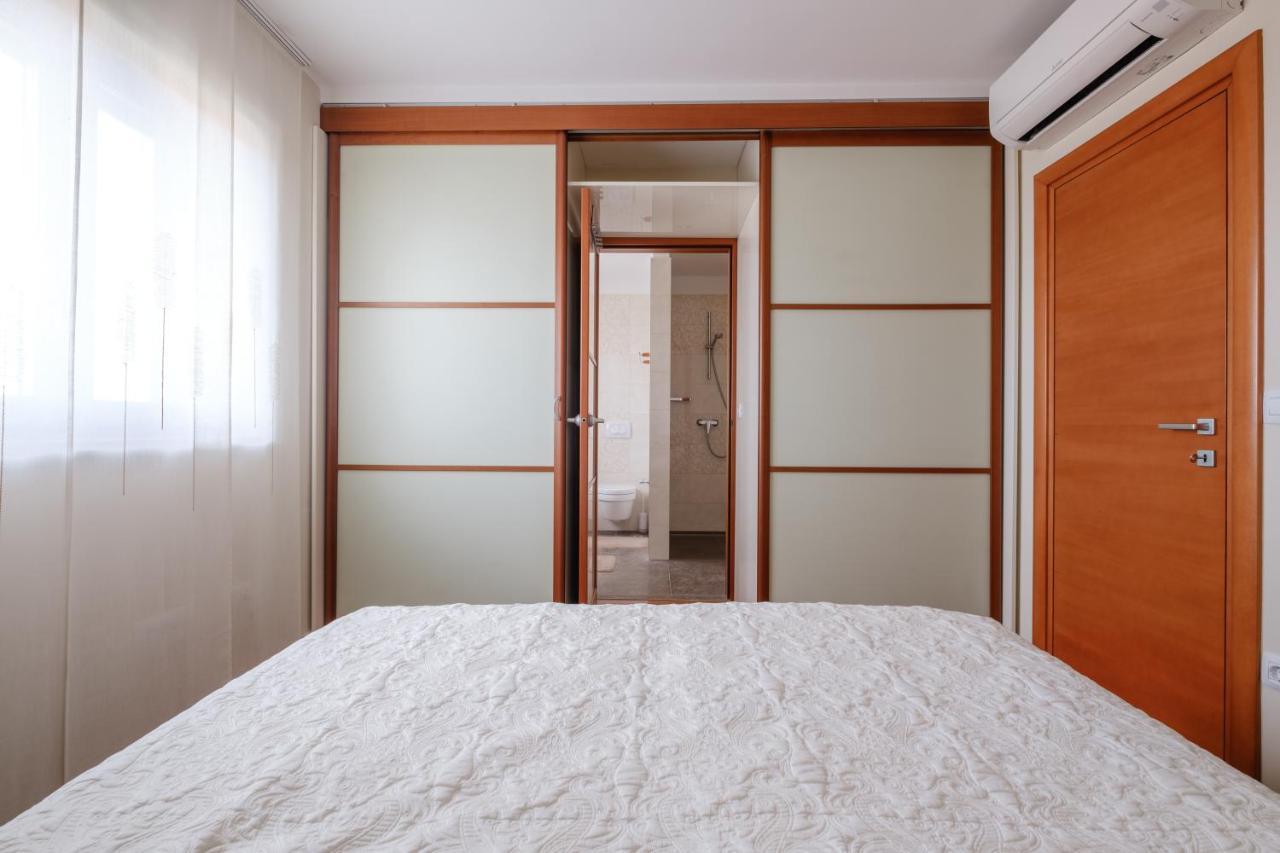 Apartments Luana With Private Jacuzzi Zadar Extérieur photo