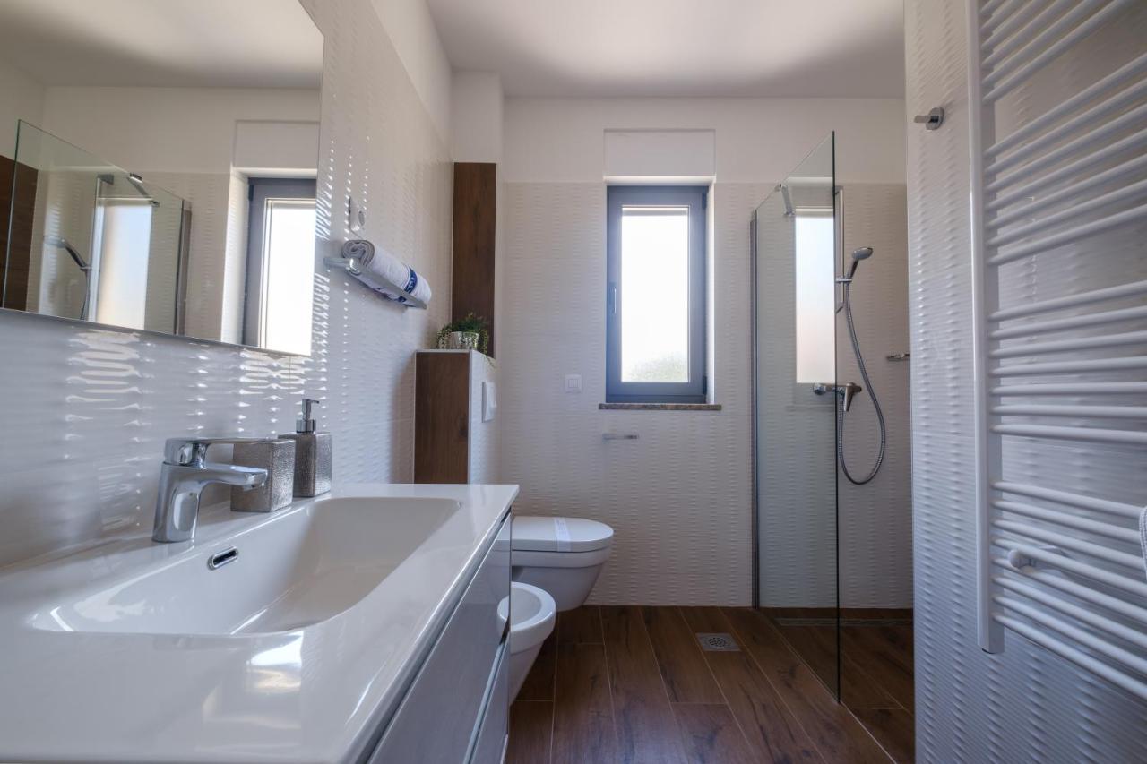Apartments Luana With Private Jacuzzi Zadar Extérieur photo