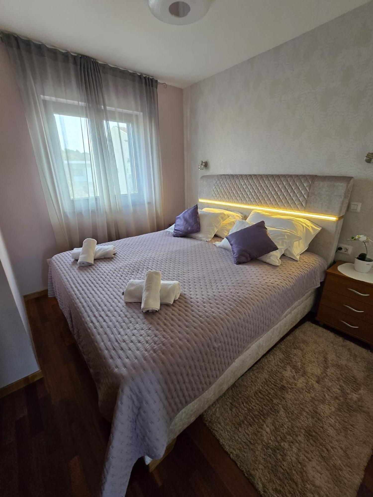 Apartments Luana With Private Jacuzzi Zadar Extérieur photo