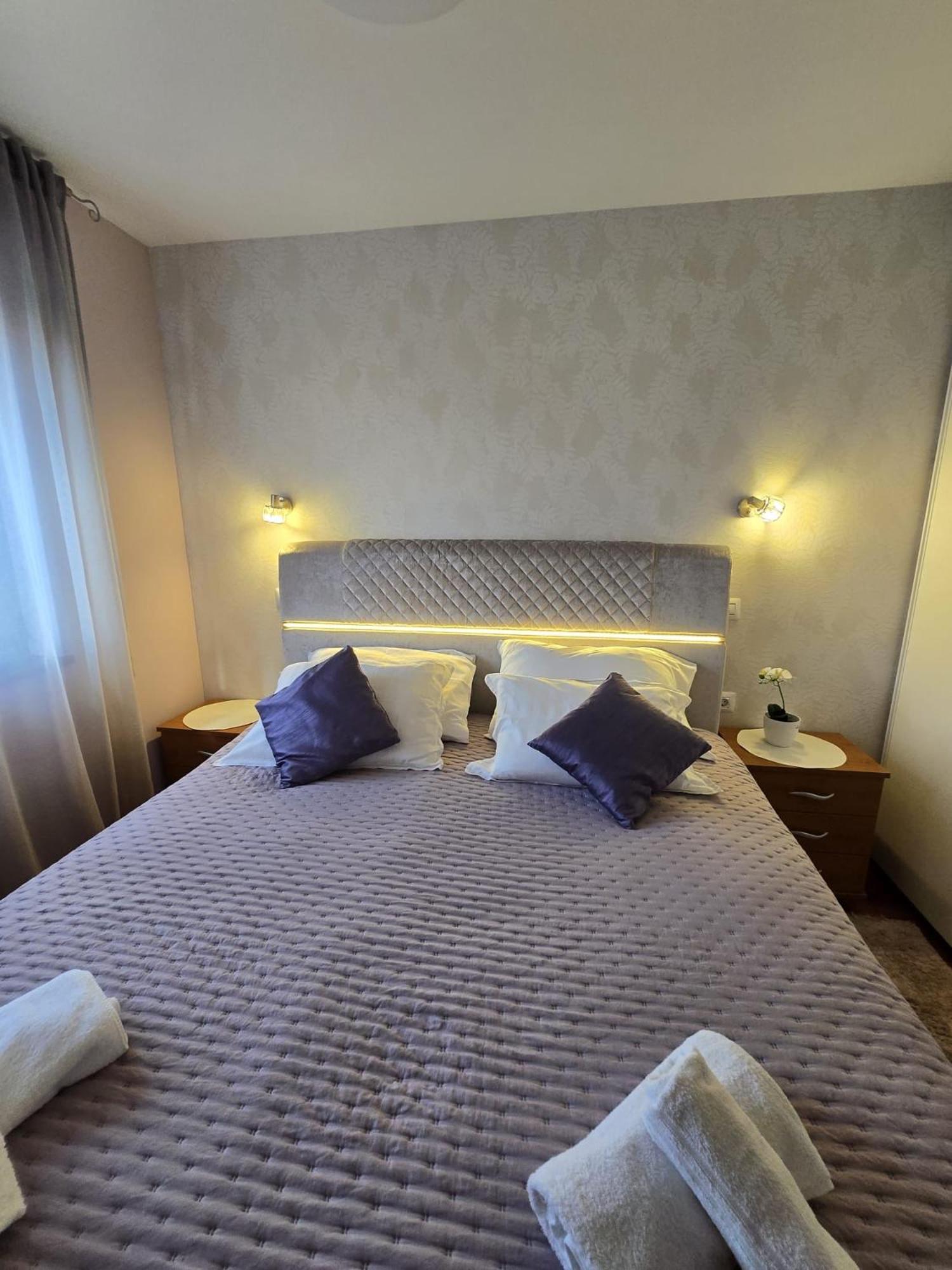 Apartments Luana With Private Jacuzzi Zadar Extérieur photo