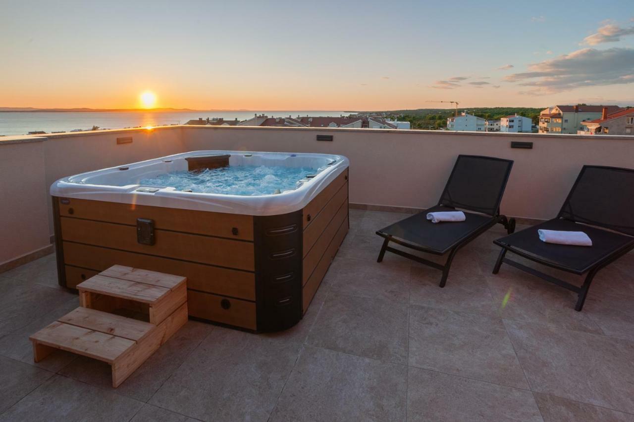 Apartments Luana With Private Jacuzzi Zadar Extérieur photo